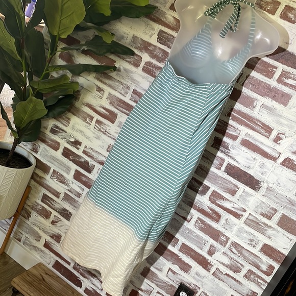 Summer dress - Picture 3 of 10